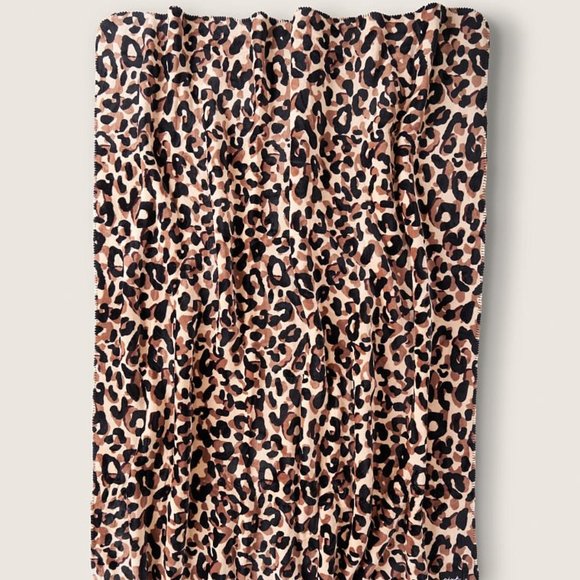 VS Pink Leopard Prints Soft Sherpa Blanket